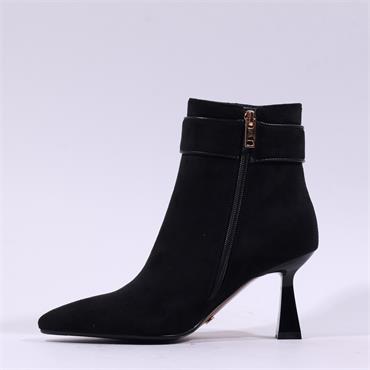 Una Healy Reason To Behave Strap Boot - Vinyl